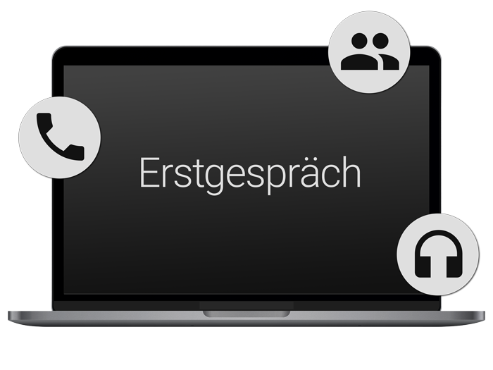 Aufgeklapptes Notebook, dass den Schriftzug "Erstgespräch" auf dem Display zeigt.